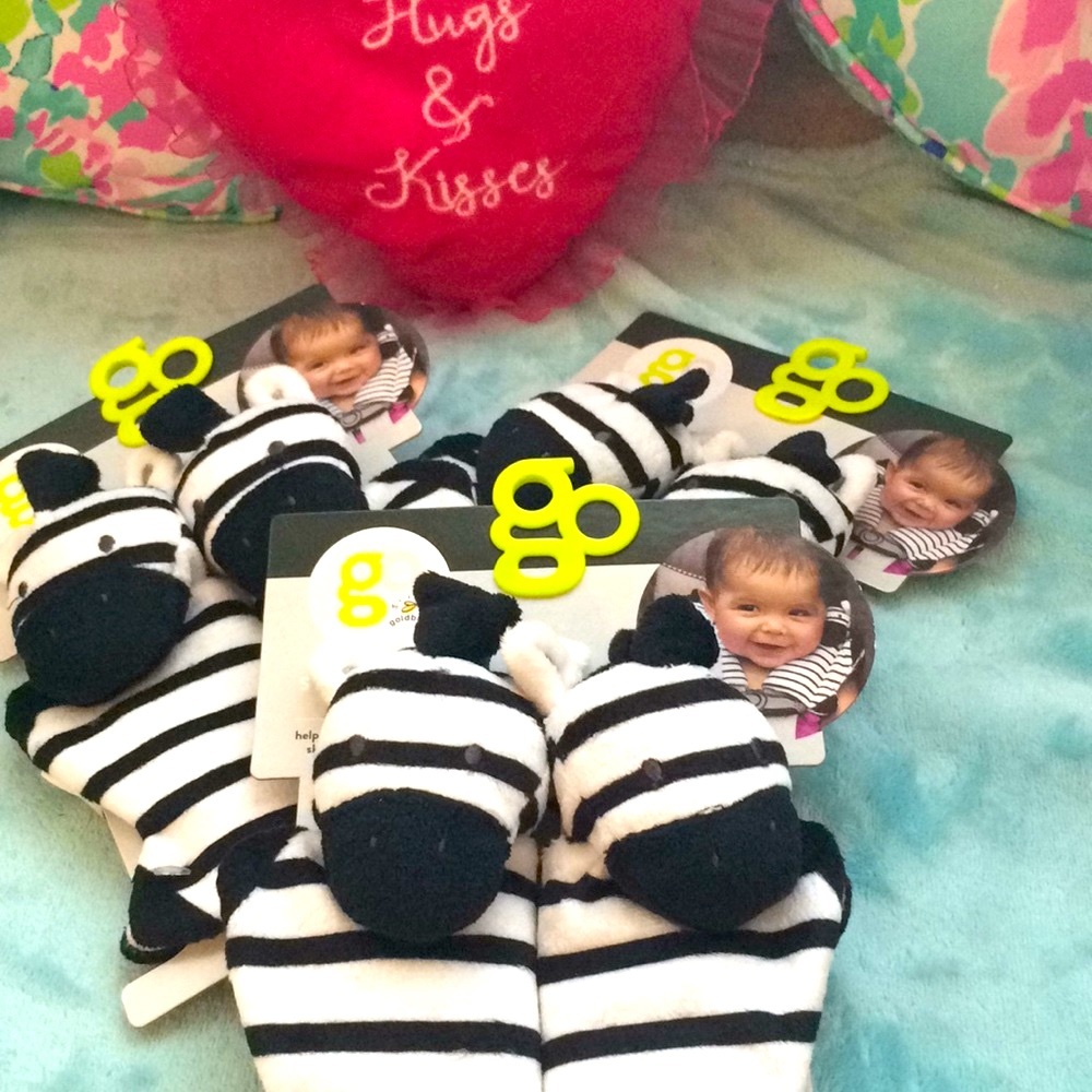 FREE*w/$15 purchase NEWAdorable zebra straps 🎁